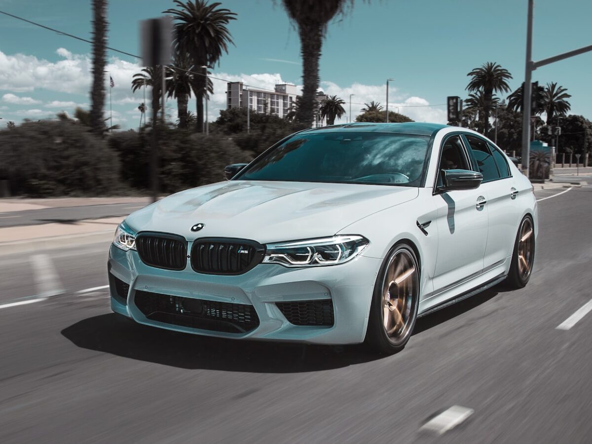 BMW 320i M Sport — Garaj Çıkışı, Bakımlı - 1