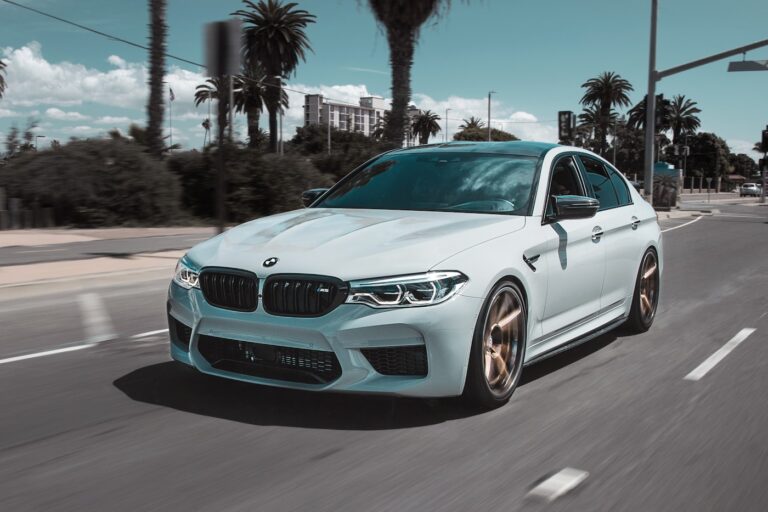 BMW 320i M Sport — Garaj Çıkışı, Bakımlı